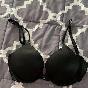 NWT Victoria’s Secret Very Sexy Push Up 32D